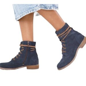 Earth Women's Boone Navy‎ Blue & Tan Suede Leather Boots Size 8.5